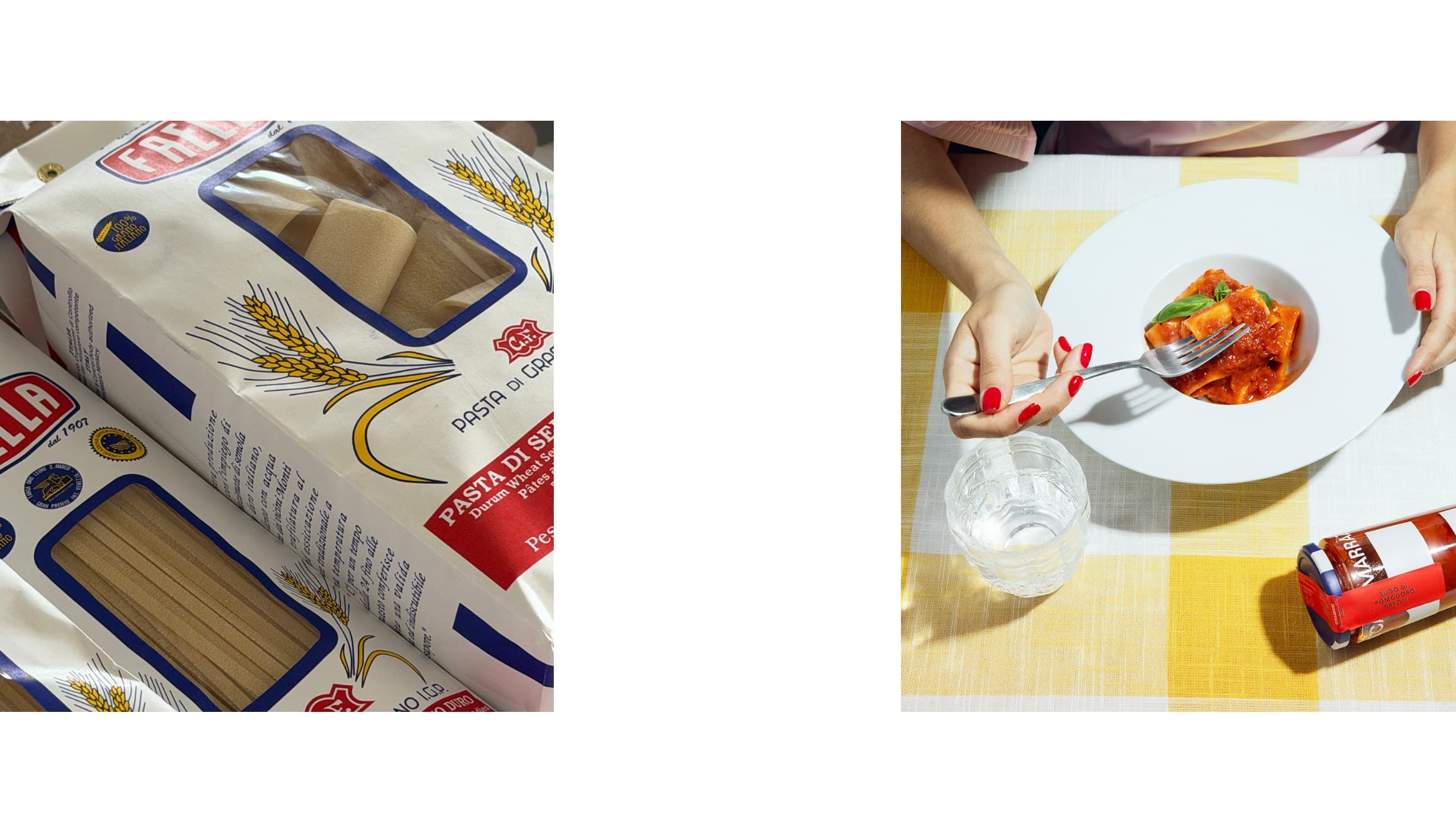 왼쪽에 파엘라 파스타 봉지, 오른쪽 노란 체크 식탁보 위에 토마토소스 파케리 한 접시와 카사마라조 나폴리 토마토소스 캔